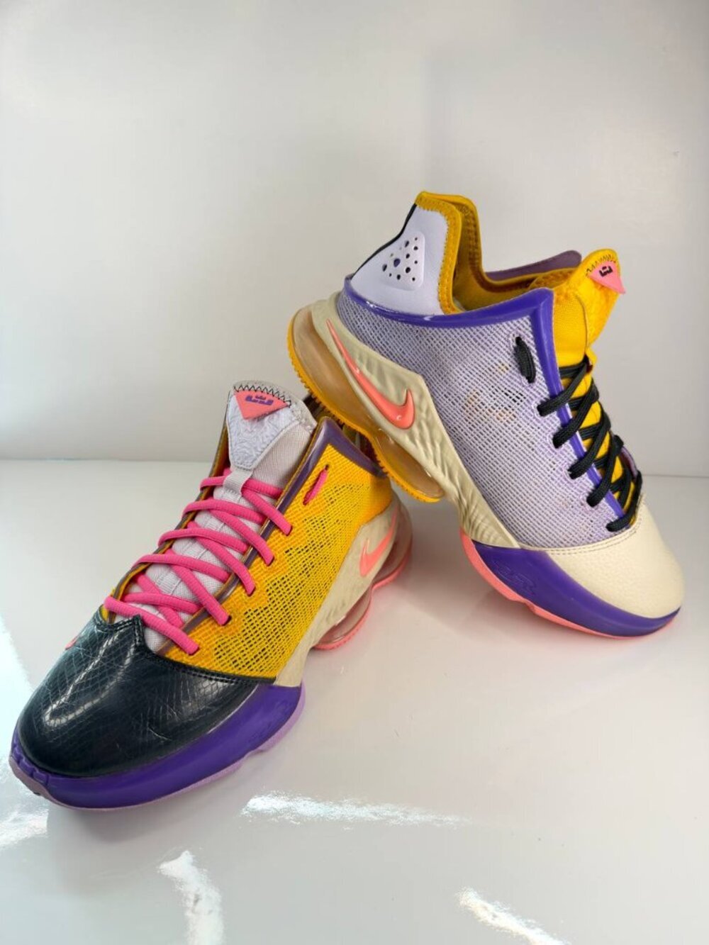 Nike LeBron Witness Basketball Shoes – Men’s US 8.5
